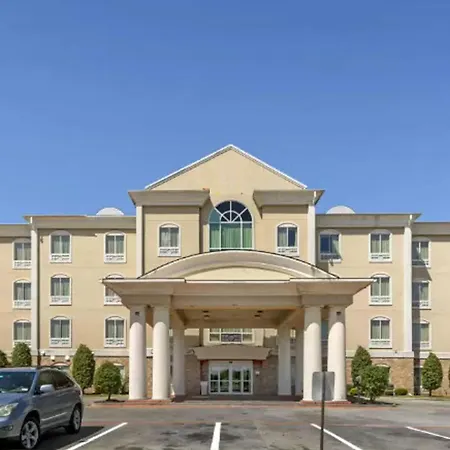 Lake Texoma Inn And Suites